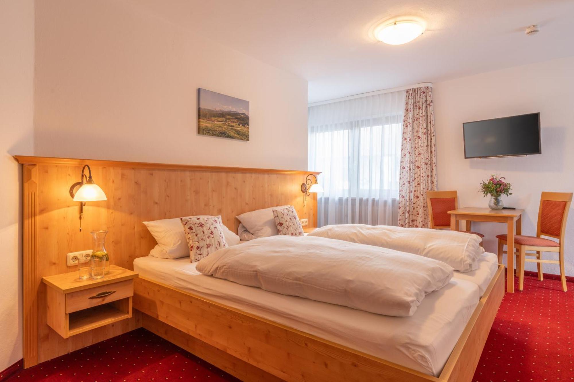 Gaeste- Und Apartmenthaus Wiesholler Chieming Dış mekan fotoğraf